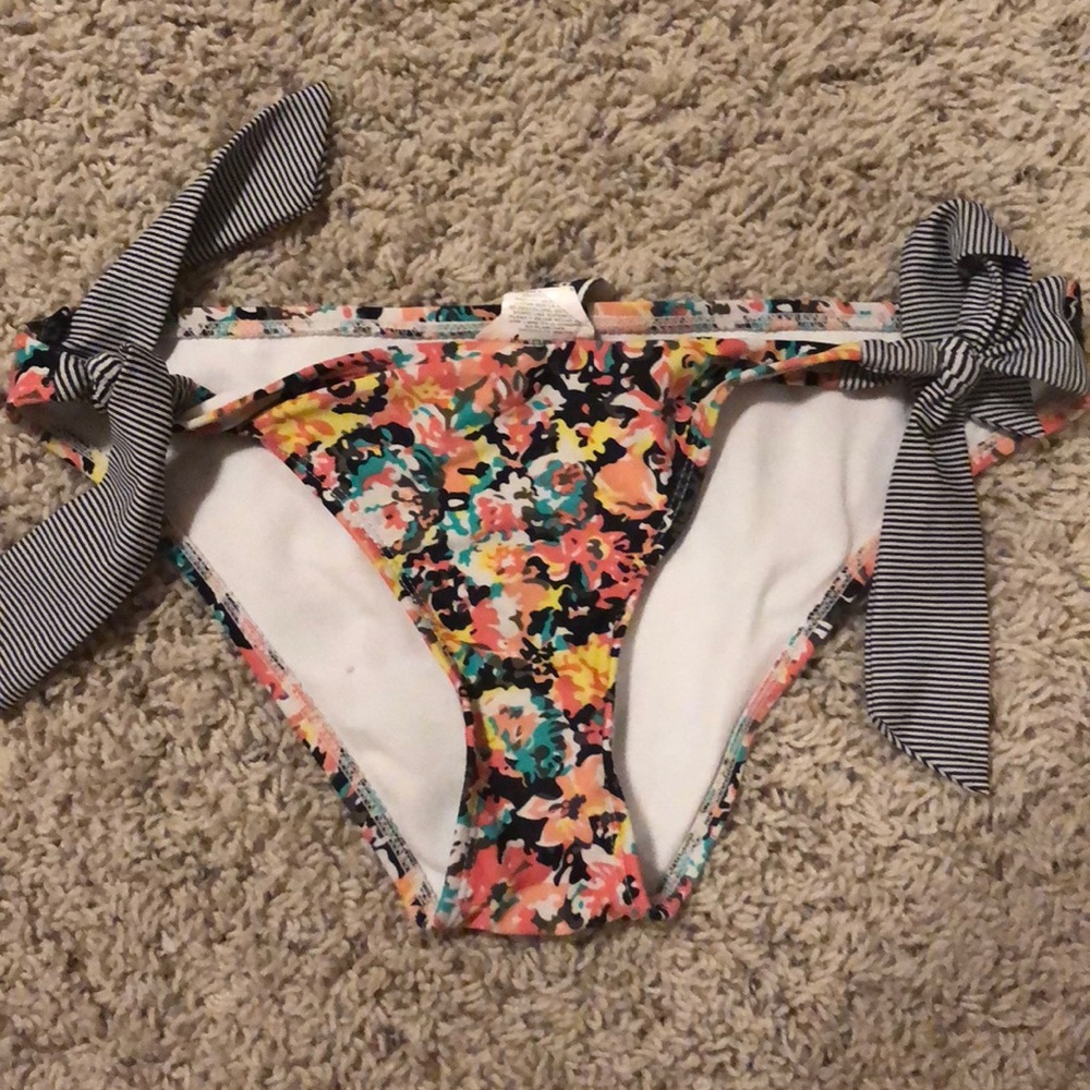 Roxy bikini bottoms